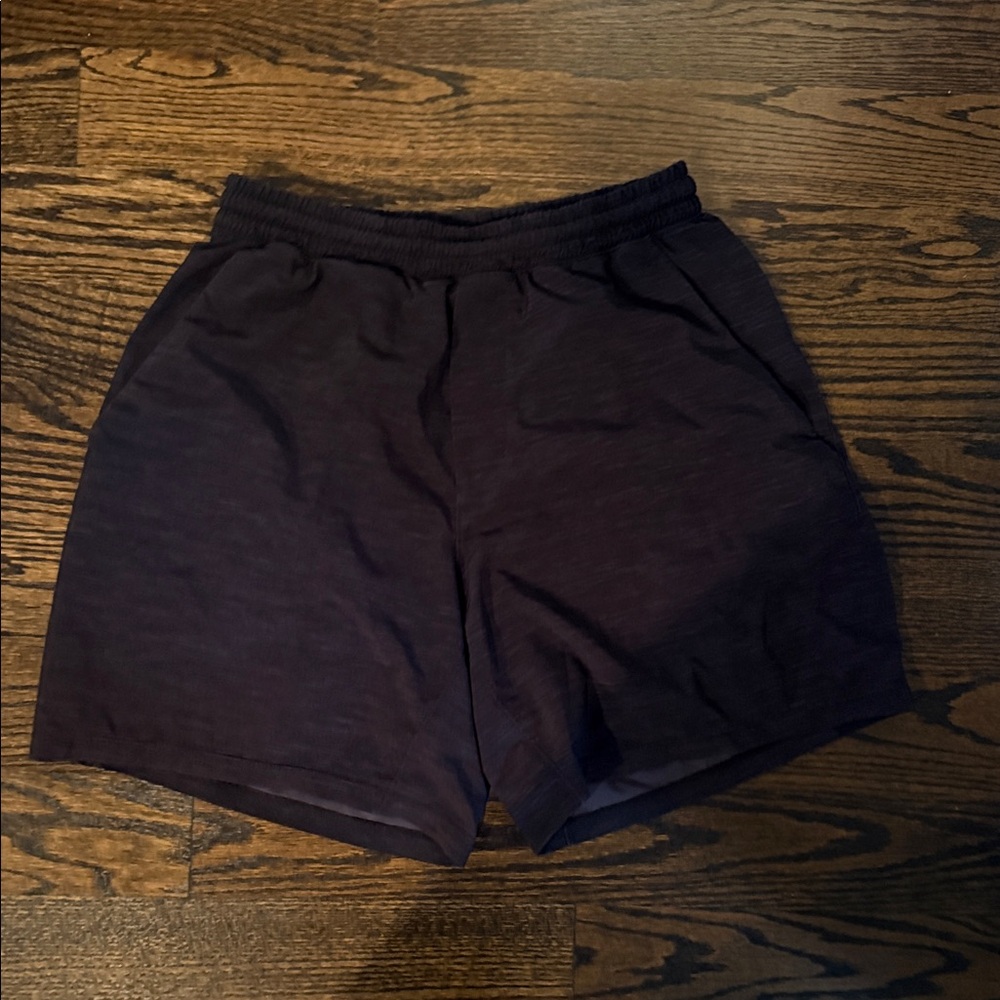 Men Lululemon Pacebreaker Linerless 7” inseam short